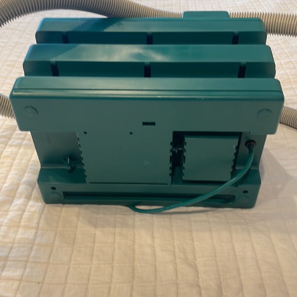 Bissell little green clean machine model 1653 compact portable cleaner shampooer - Picture 5 of 11